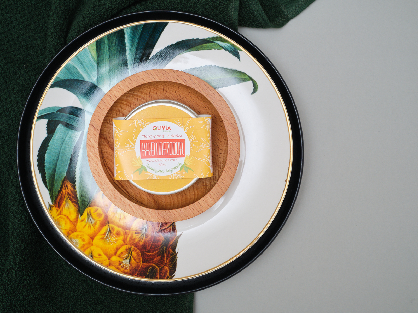 OliviaNatural ylangkubebakremdezodor 1